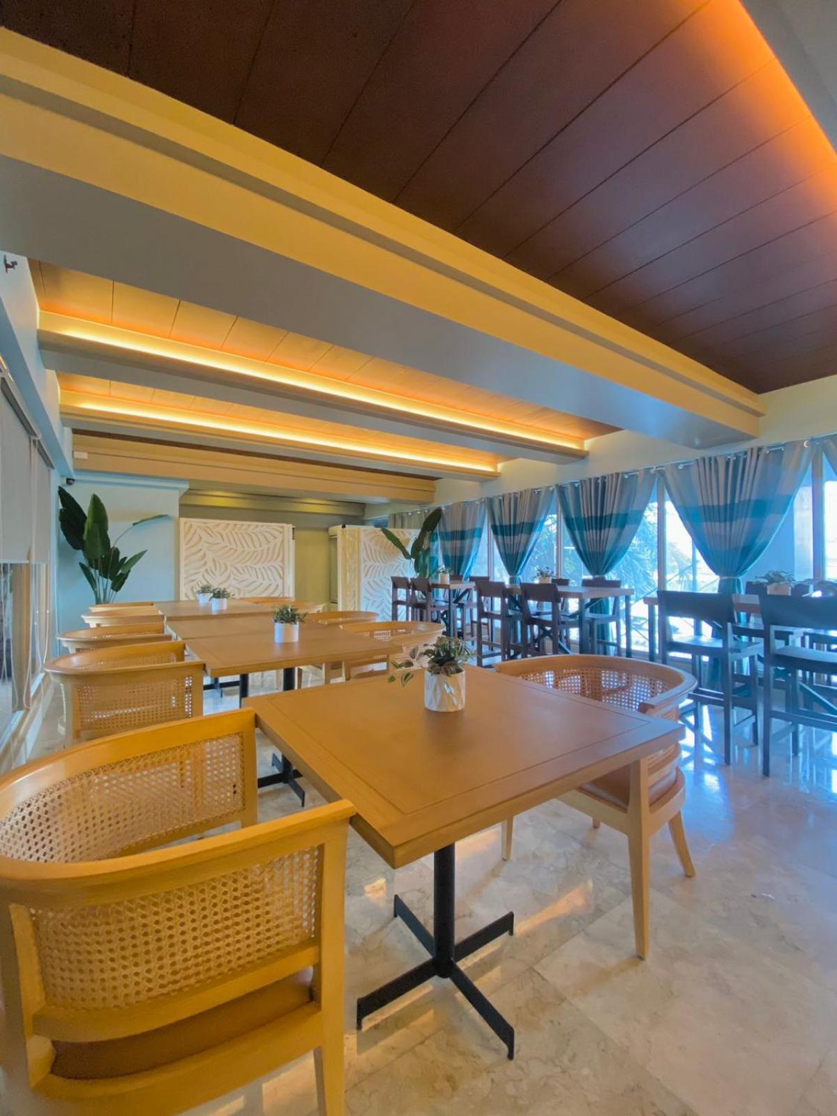 Copacabana Apartment Hotel Pasay Esterno foto