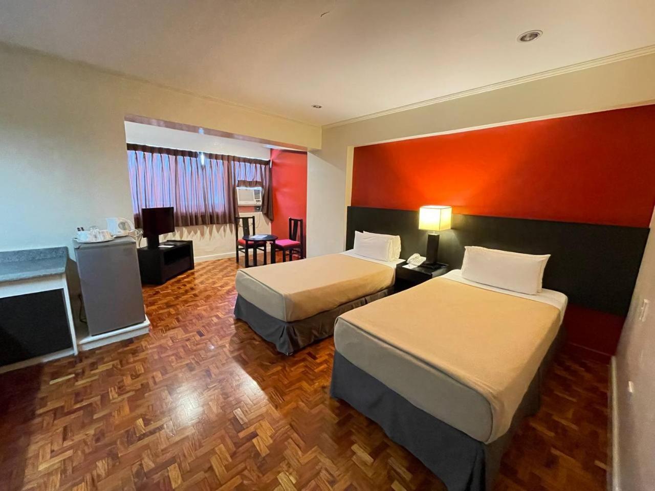 Copacabana Apartment Hotel Pasay Esterno foto