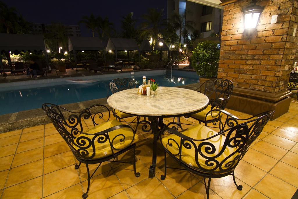 Copacabana Apartment Hotel Pasay Esterno foto