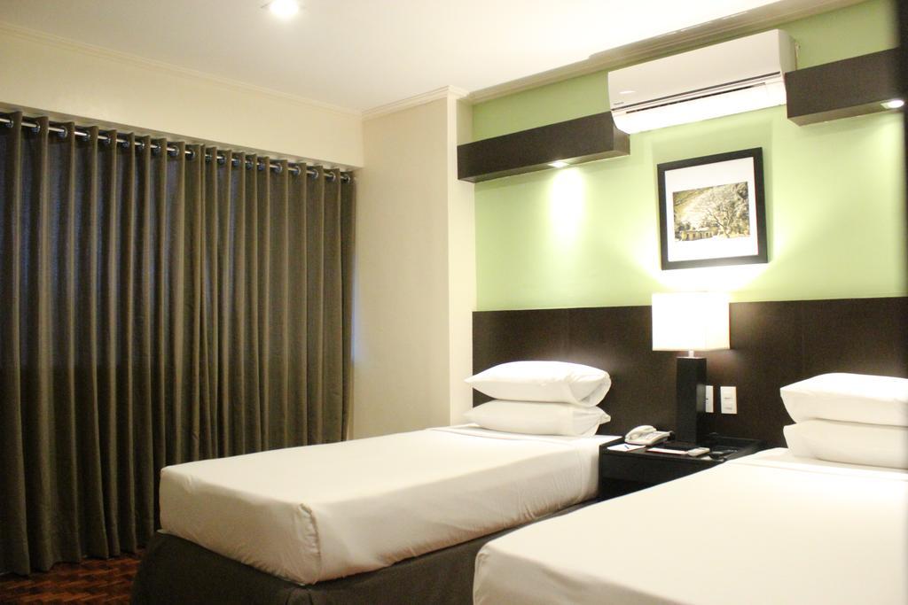 Copacabana Apartment Hotel Pasay Esterno foto