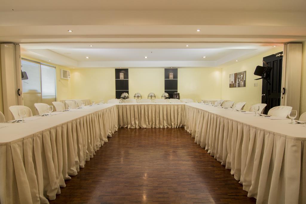 Copacabana Apartment Hotel Pasay Esterno foto